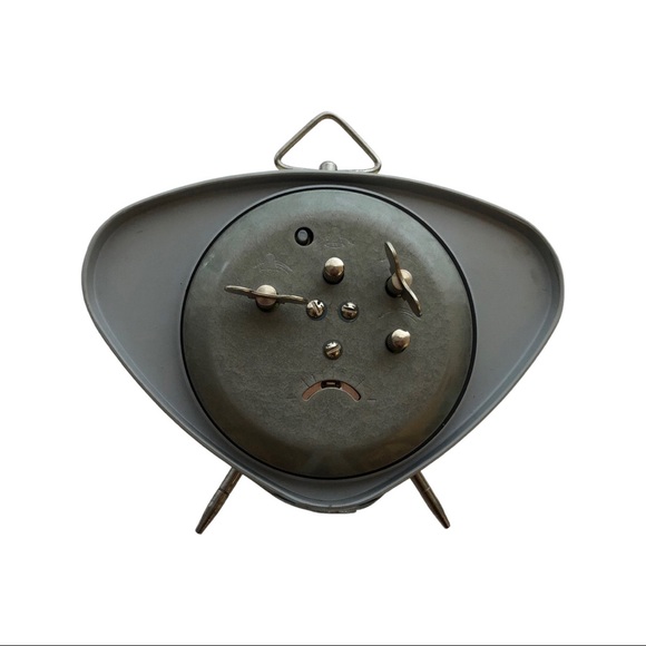 Alarm clock, with a kitschy, retro design. - Picture 3 of 4